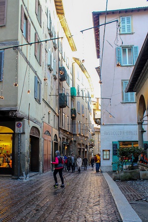 An alley in Città Alta
