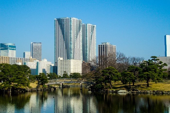 Hama Rikyu Garden and skyscrapers in the background